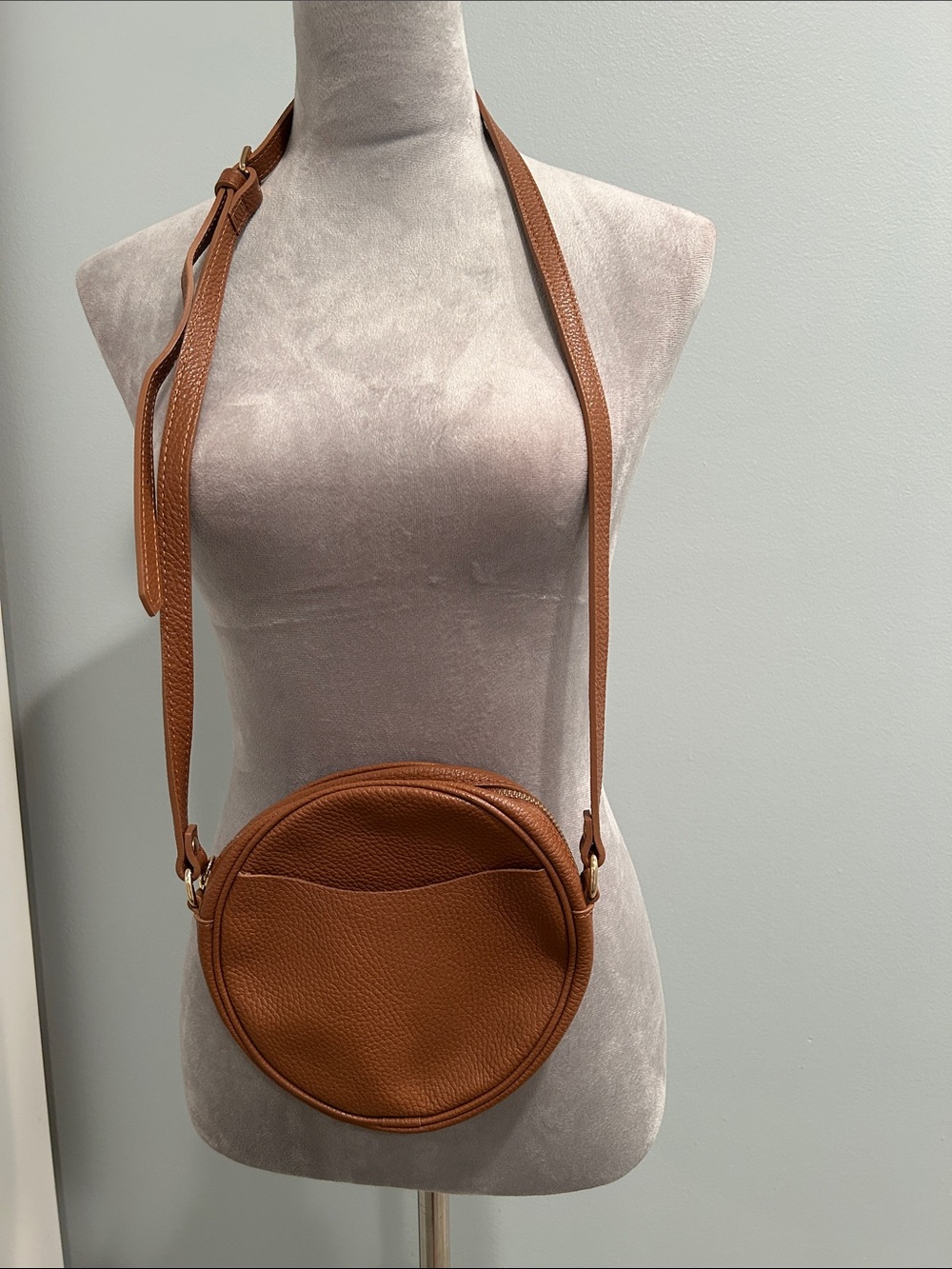 Quince 100% Italian Leather Circular Crossbody Bag